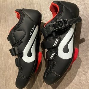 Peloton Cycling Shoes Size 40 (women’s size 9 or Men’s size 7)
